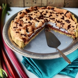 Tart with Rhubarb and Meringue