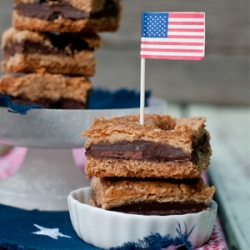 S’mores Cookie Bars