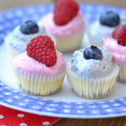 White Chocolate Cheesecake Cupcakes