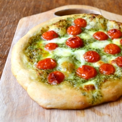 Pesto, Tomato & Mozzarella Pizza