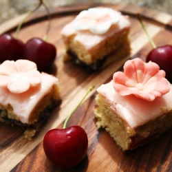 Cherry, Almond and Amaretto Cake