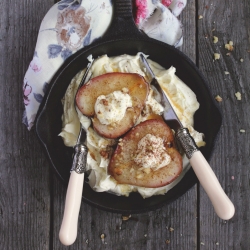 Pears with Mascarpone Cream