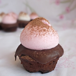 Chocolate Fudge Marshmallow Cupcake