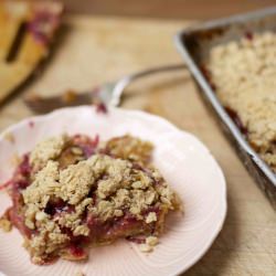 Vegan Rhubarb Crisp