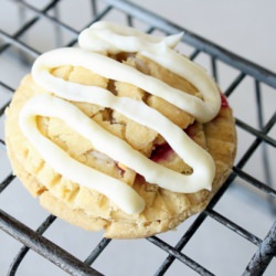 Mini Pies with Raspberry Filling