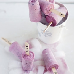 Blackberry Ice Cream with Amaretto