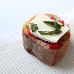 Easy Strawberry Bruschetta