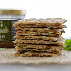 Basil & Sun-Dried Tomato Crackers