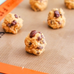 Oatmeal Raisinet Cookies