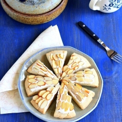 Almond Shortbread Wedges