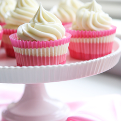 White Almond Sour Cream Cupcakes