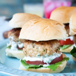 Chicken Sliders with Yogurt Sauce