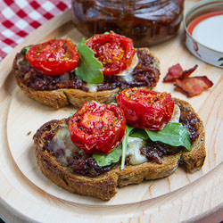 Bacon Jam Crostini