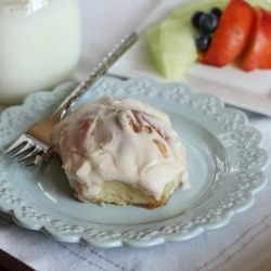 Cinnamon Rolls w/ Frosting