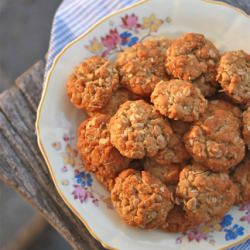 Chewy Anzac Biscuits