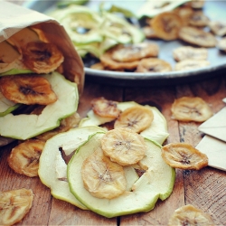 Dehydrated Apples and Bananas