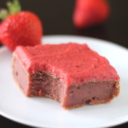 Strawberry Blondies w Frosting