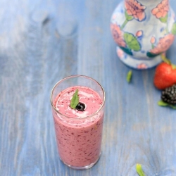 Berry Lassi with Flax meal