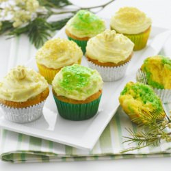 Green and Gold Marble Cupcakes