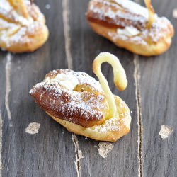 Filled Pate Au Choux Swans