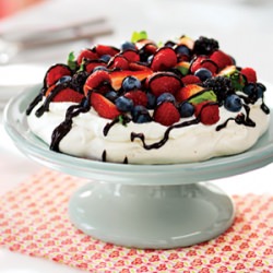 Meringue with Berries