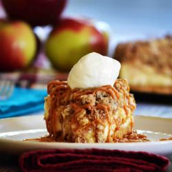 Caramel Apple Crisp Cheesecake