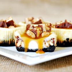 Mini Snickers Cheesecakes