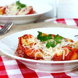 Stuffed Shells in Simple Sauce