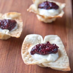 Yogurt Cups with Chia Blueberries