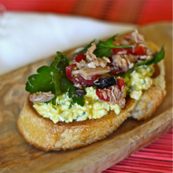 Nicoise toasts