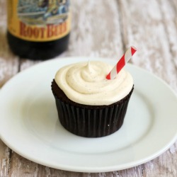 Ginger Root Beer Float Cupcakes