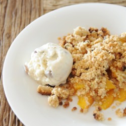 Peach Cobbler With Ice Cream