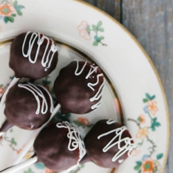 Raspberry Chocolate Cake Pops