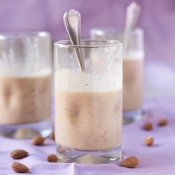 Banana Almond Smoothie