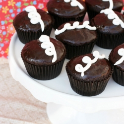 Homemade Hostess Cupcakes