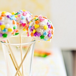 Cake pops & funfetti cake