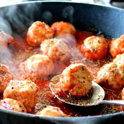 Turkey Meatballs in Spicy Sauce