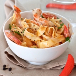 Pasta with Prawns and Peppers