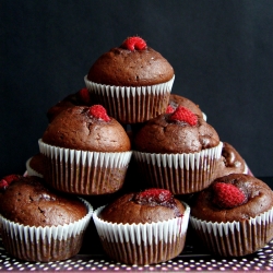 Cocoa Muffins with Raspberries