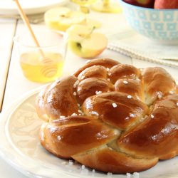 Round Challah for Jewish New Year