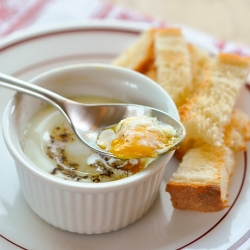 How to Bake Eggs en Cocotte