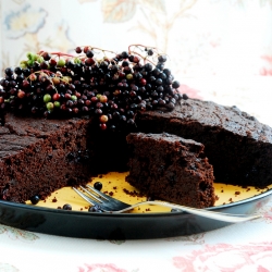 Brownie with Black Elderberry Fruit