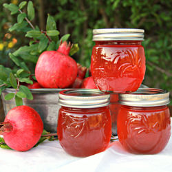 Homemade Pomegranate Jelly