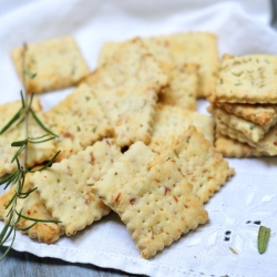 Rosemary Prosciutto Crackers