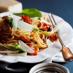 Roasted Tomato & Garlic Linguini