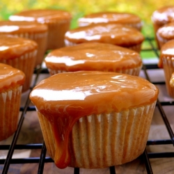 Caramel Apple Cupcakes