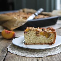 Amaretto Peach Crumble Cake