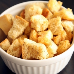 Seasoned Baked Croutons