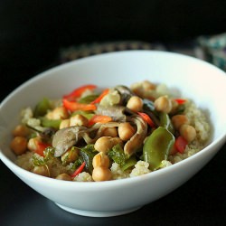 Quinoa bowl with chickpeas