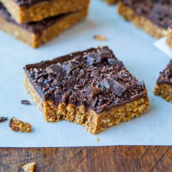 Cinnamon Oatmeal Date Bars